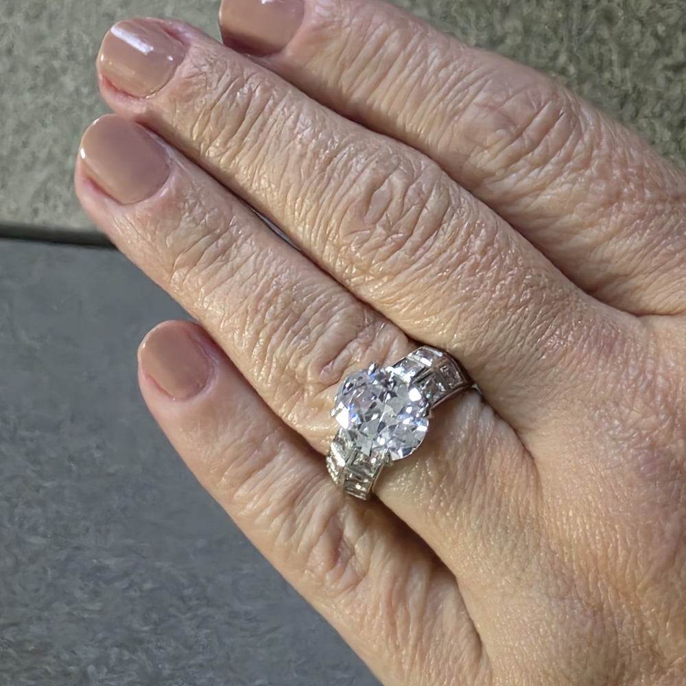 Elegant Silver Women's Ring